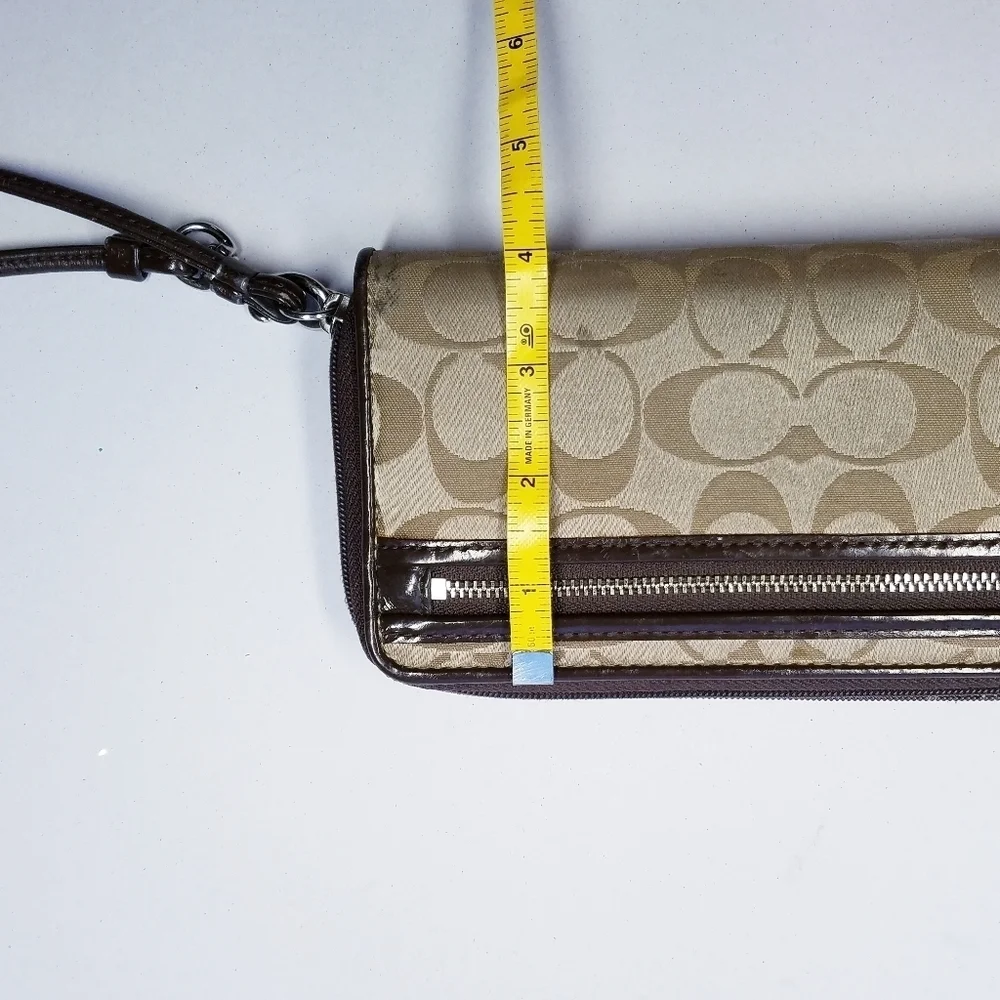 Coach |‎ Classic Signature Wallet